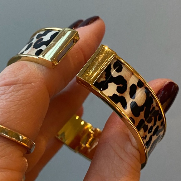 Talbots Leopard Print Enamel Hinged Bangle Goldtone Bracelet - Picture 3 of 8
